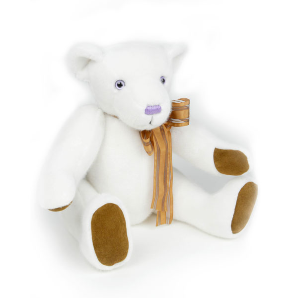 Alexia-Naumovic-Ours-singulier-peluche-blanc-8090